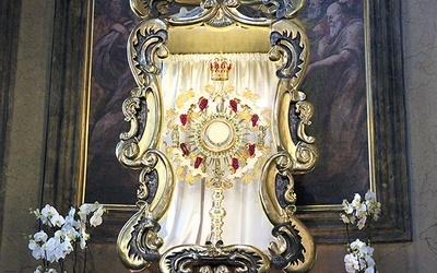 Pasyjne nabożeństwo rozpoczyna się w katedrze wrocławskiej.