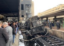 Co najmniej 25 zabitych, blisko 50 rannych w pożarze na dworcu w Kairze