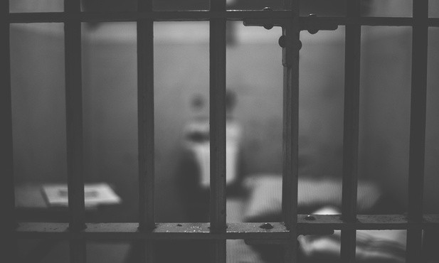 Francja: Wyrok za fałszywe oskarżenie księdza o pedofilię