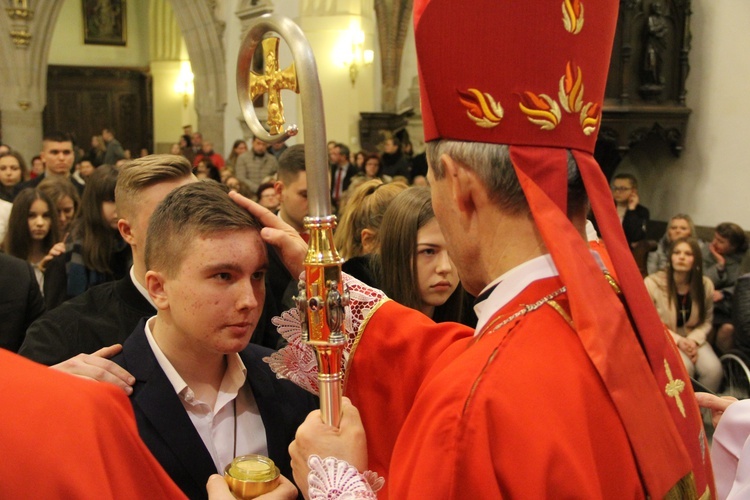 Bierzmowanie w tarnowskiej katedrze