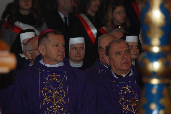 Uroczystości pogrzebowe śp. bp. Alojzego Orszulika - cz. I