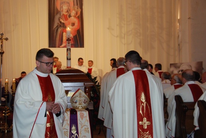 Uroczystości pogrzebowe śp. bp. Alojzego Orszulika - cz. I