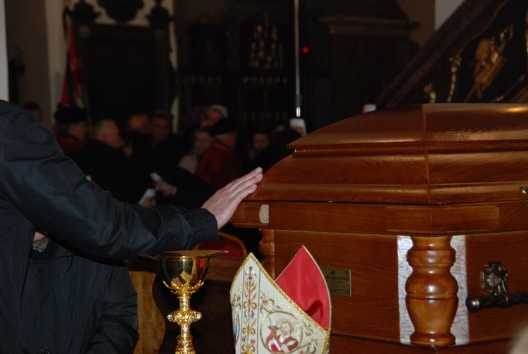 Uroczystości pogrzebowe śp. bp. Alojzego Orszulika - cz. I