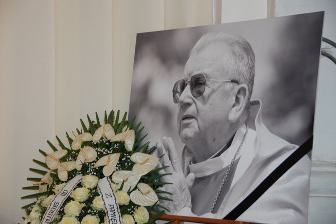 Uroczystości pogrzebowe śp. bp. Alojzego Orszulika - cz. I