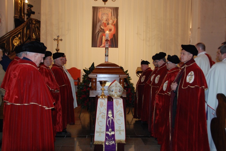 Uroczystości pogrzebowe śp. bp. Alojzego Orszulika - cz. I