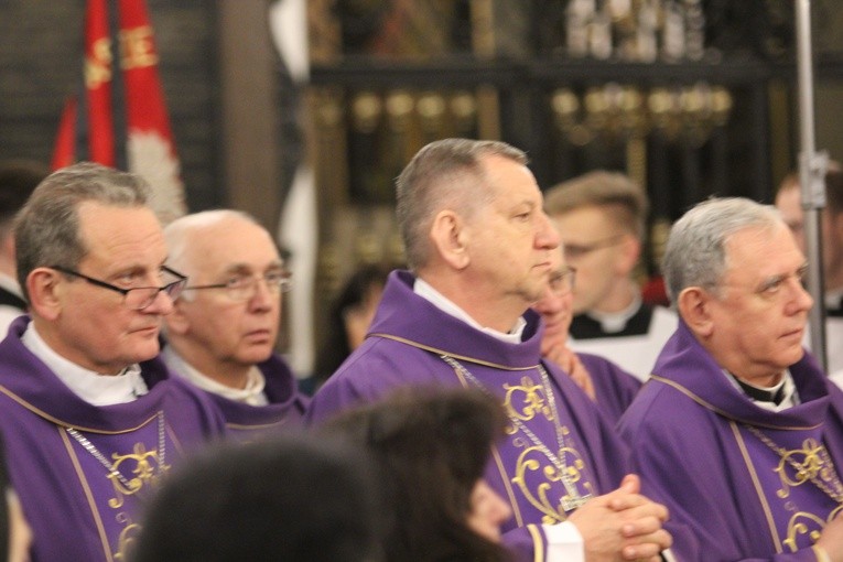 Uroczystości pogrzebowe śp. bp. Alojzego Orszulika - cz. I