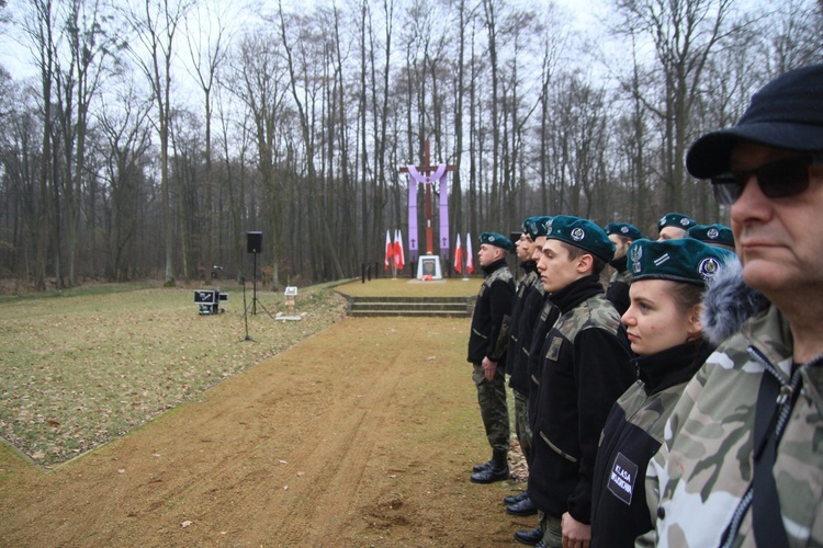 Narodowy Dzień Pamięci Żołnierzy Wyklętych na Polanie Śmierci w Barucie-Dąbrówce