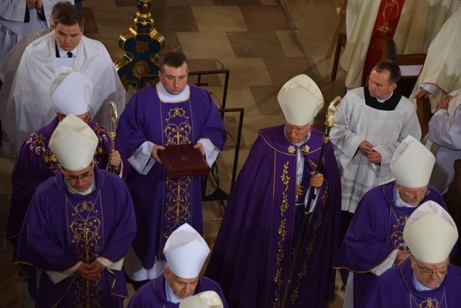 Uroczystości pogrzebowe śp. bp. A. Orszulika - cz. 2