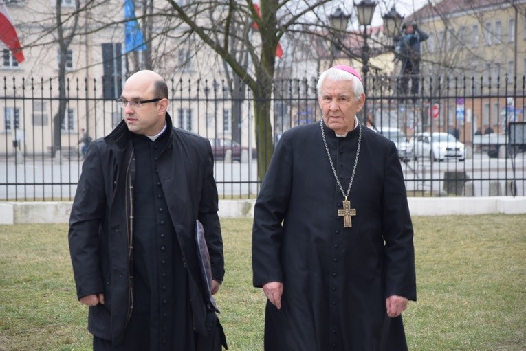 Uroczystości pogrzebowe śp. bp. A. Orszulika - cz. 2