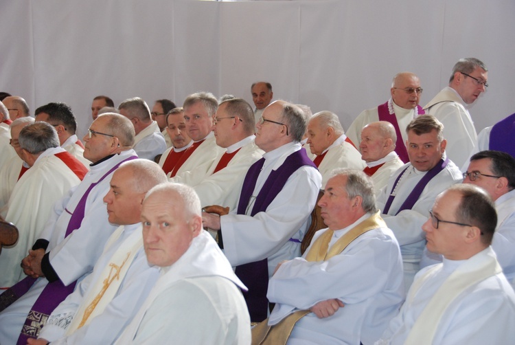 Uroczystości pogrzebowe śp. bp. A. Orszulika - cz.1