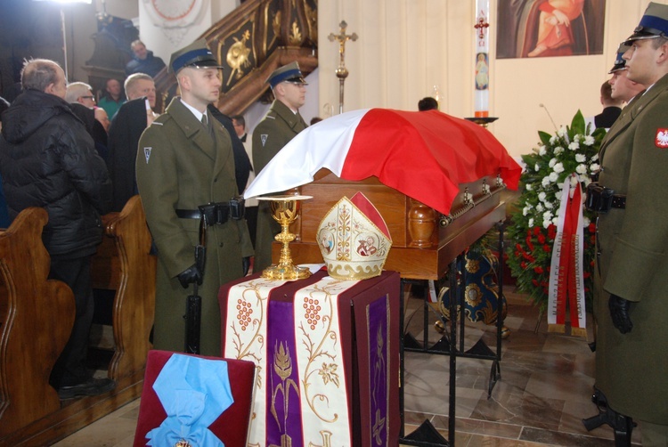 Uroczystości pogrzebowe śp. bp. A. Orszulika - cz.1