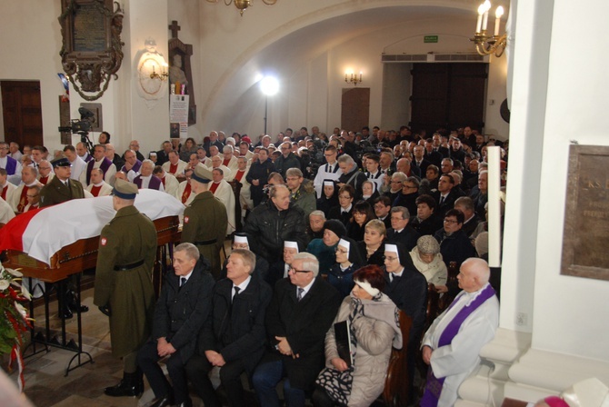 Uroczystości pogrzebowe śp. bp. A. Orszulika - cz.1