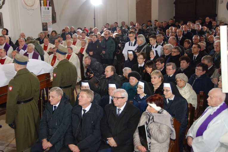 Uroczystości pogrzebowe śp. bp. A. Orszulika - cz.1