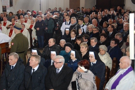 Uroczystości pogrzebowe śp. bp. A. Orszulika - cz.1