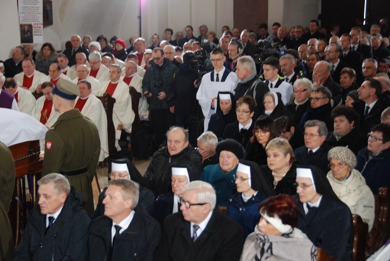 Uroczystości pogrzebowe śp. bp. A. Orszulika - cz.1