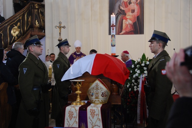 Uroczystości pogrzebowe śp. bp. A. Orszulika - cz.1