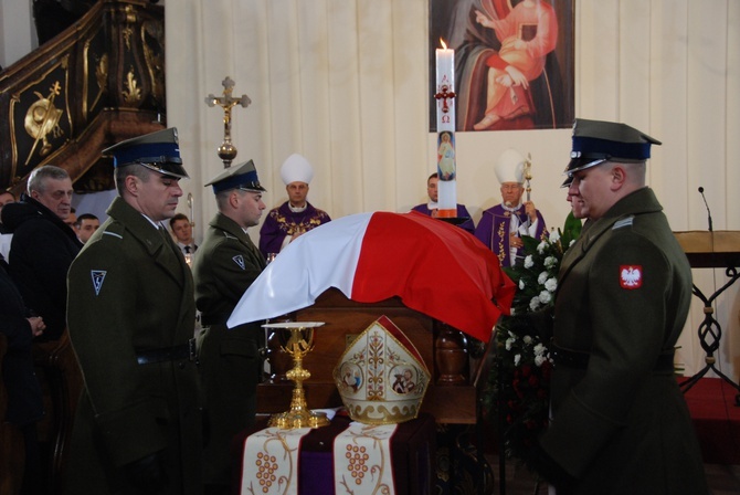 Uroczystości pogrzebowe śp. bp. A. Orszulika - cz.1