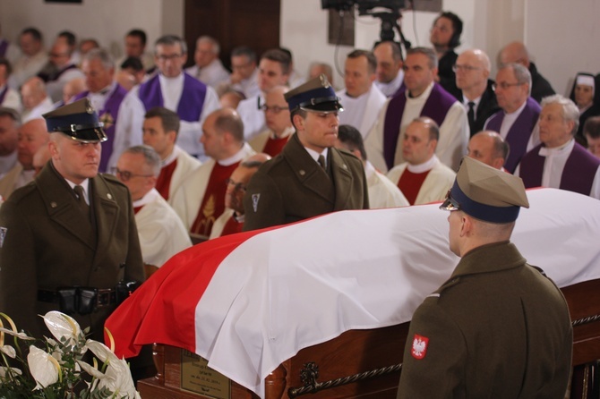 Uroczystości pogrzebowe śp. bp. A. Orszulika - cz.1