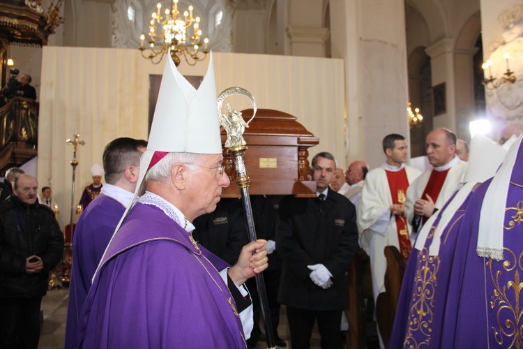 Uroczystości pogrzebowe śp. bp. A. Orszulika - cz.1