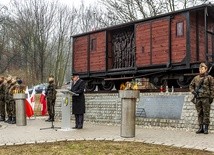 Bytom: obchody Dnia Pamięci Żołnierzy Wyklętych pod pomnikiem ofiar Tragedii Górnośląskiej