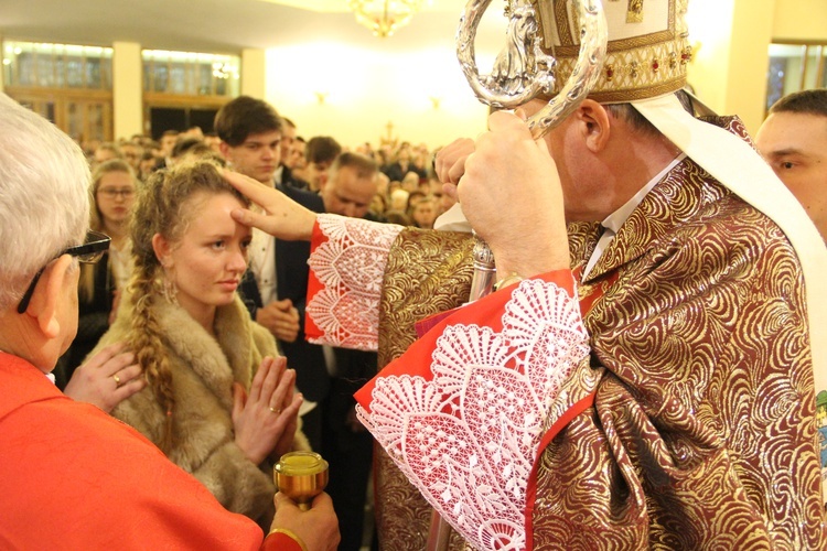 Bierzmowanie w parafii Krzyża św. w Dębicy