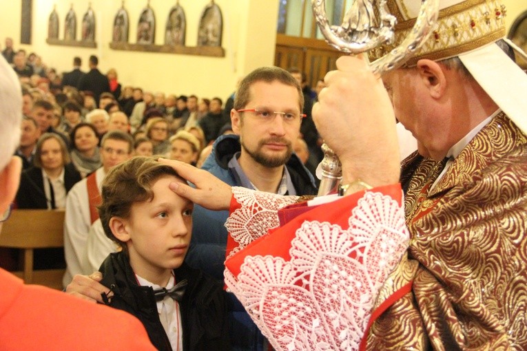 Bierzmowanie w parafii Krzyża św. w Dębicy