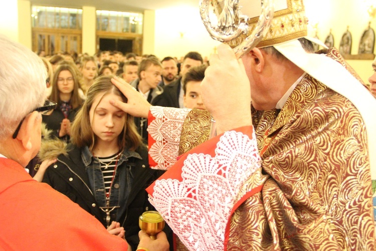 Bierzmowanie w parafii Krzyża św. w Dębicy