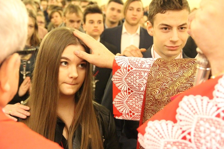 Bierzmowanie w parafii Krzyża św. w Dębicy
