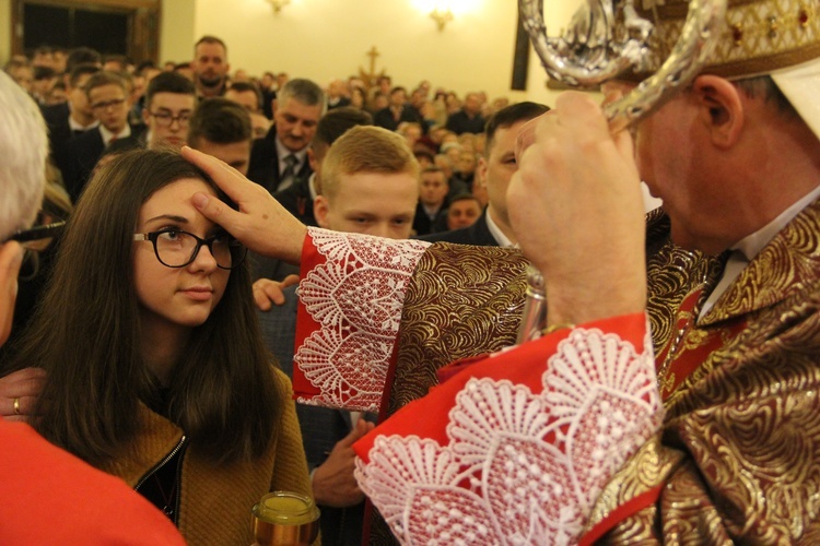 Bierzmowanie w parafii Krzyża św. w Dębicy