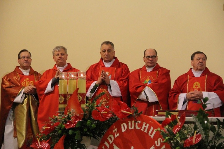 Bierzmowanie w parafii Krzyża św. w Dębicy