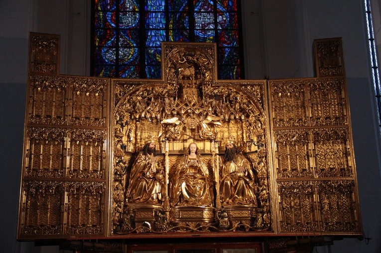 Odsłonięto ołtarz Koronacji Najświętszej Marii Panny