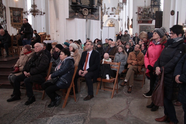 Odsłonięto ołtarz Koronacji Najświętszej Marii Panny