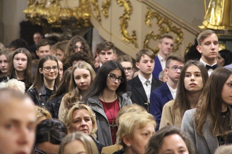 Bierzmowanie w bocheńskiej bazylice - I Msza św.