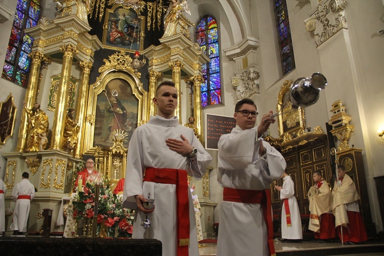 Bierzmowanie w bocheńskiej bazylice - I Msza św.