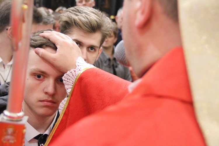 Bierzmowanie w bocheńskiej bazylice - I Msza św.