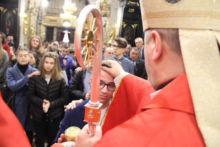 Bierzmowanie w bocheńskiej bazylice - I Msza św.