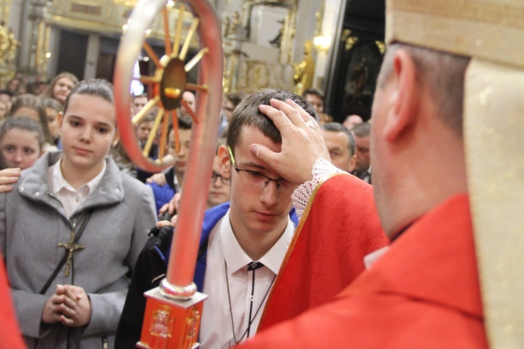 Bierzmowanie w bocheńskiej bazylice - I Msza św.