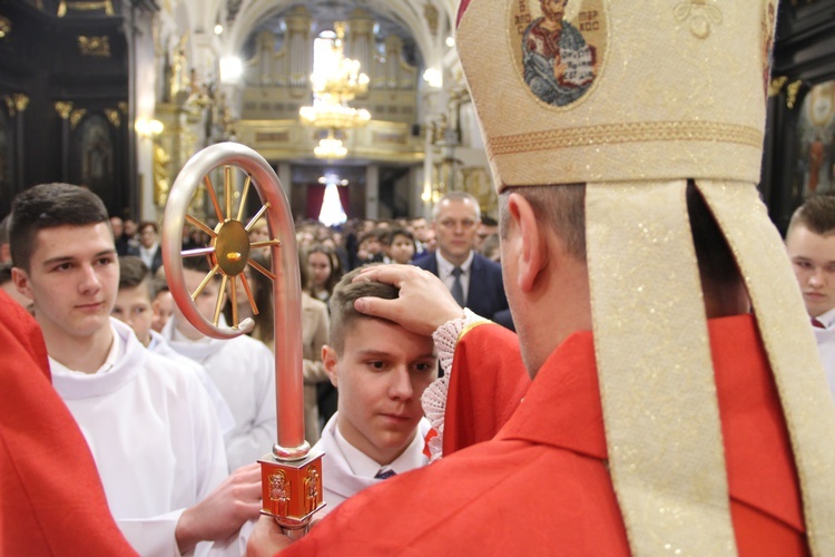 Bierzmowanie w bocheńskiej bazylice - I Msza św.