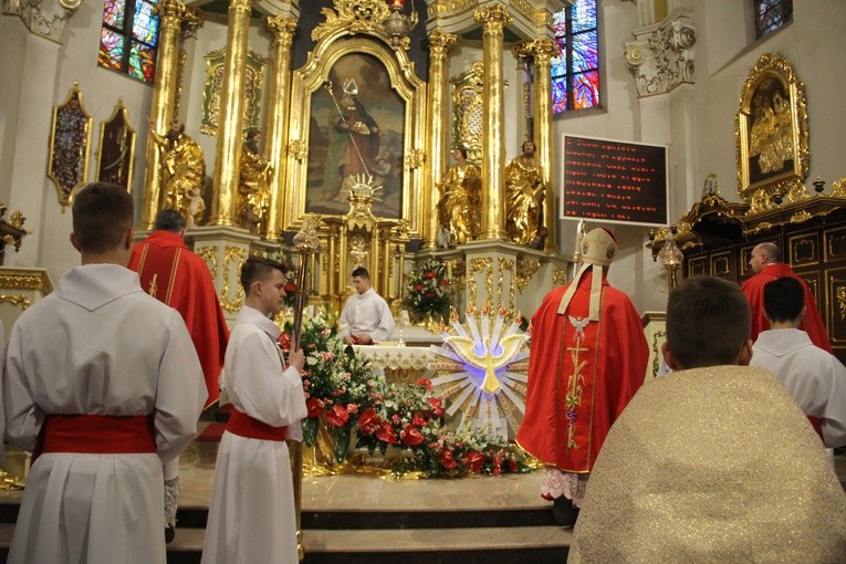 Bierzmowanie w bocheńskiej bazylice - I Msza św.