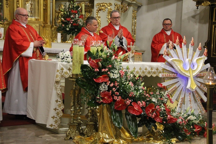 Bierzmowanie w bocheńskiej bazylice - II Msza św. 