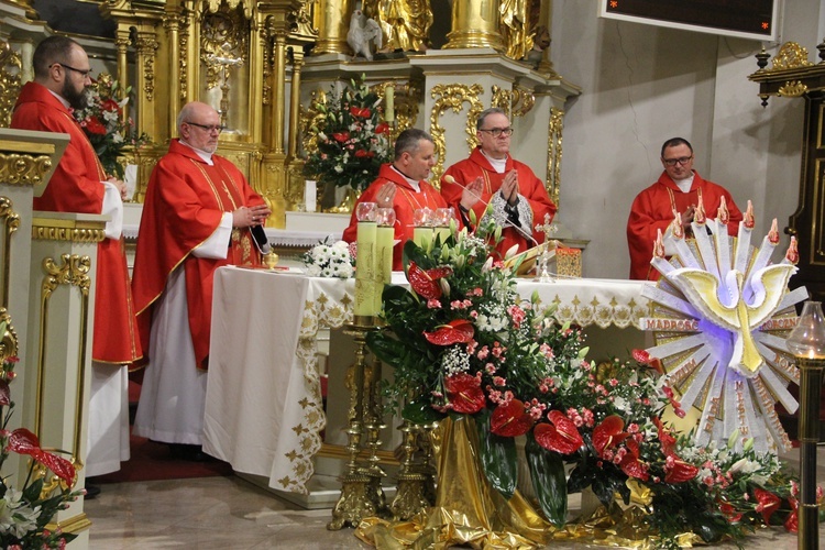 Bierzmowanie w bocheńskiej bazylice - II Msza św. 