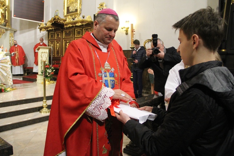 Bierzmowanie w bocheńskiej bazylice - II Msza św. 