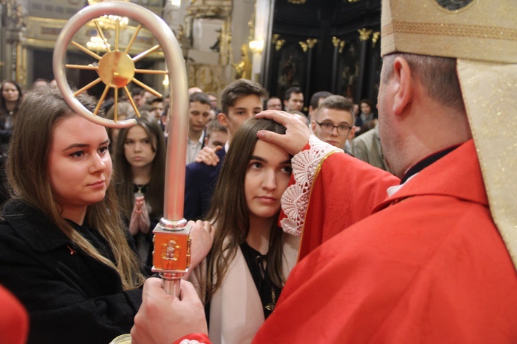 Bierzmowanie w bocheńskiej bazylice - II Msza św. 