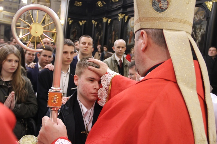 Bierzmowanie w bocheńskiej bazylice - II Msza św. 