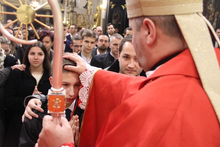 Bierzmowanie w bocheńskiej bazylice - II Msza św. 