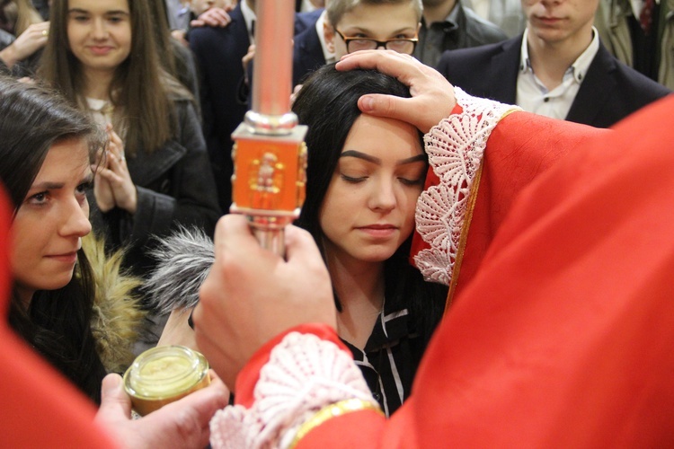 Bierzmowanie w bocheńskiej bazylice - II Msza św. 