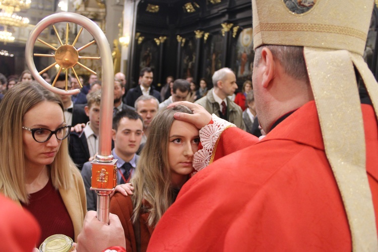 Bierzmowanie w bocheńskiej bazylice - II Msza św. 