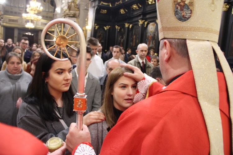 Bierzmowanie w bocheńskiej bazylice - II Msza św. 