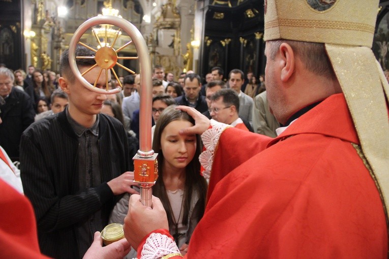 Bierzmowanie w bocheńskiej bazylice - II Msza św. 