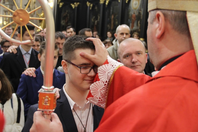 Bierzmowanie w bocheńskiej bazylice - II Msza św. 